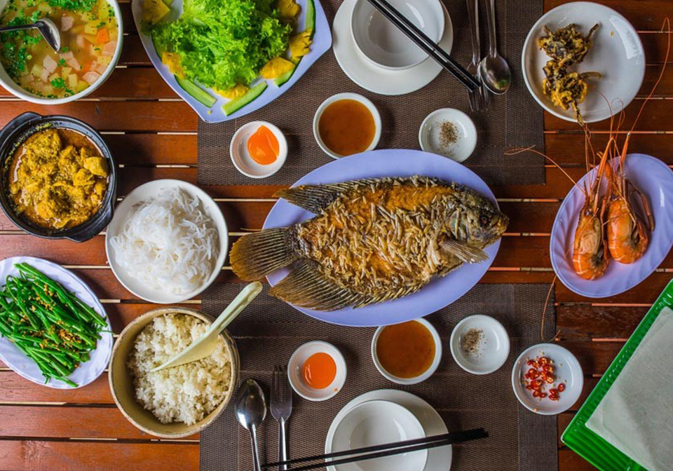 Local lunch on the islets