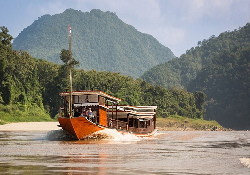How to get from Huay Xai to Luang Prabang Laos?