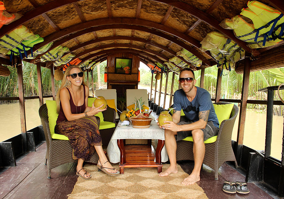 DDiscovering life on the Mekong River by boat