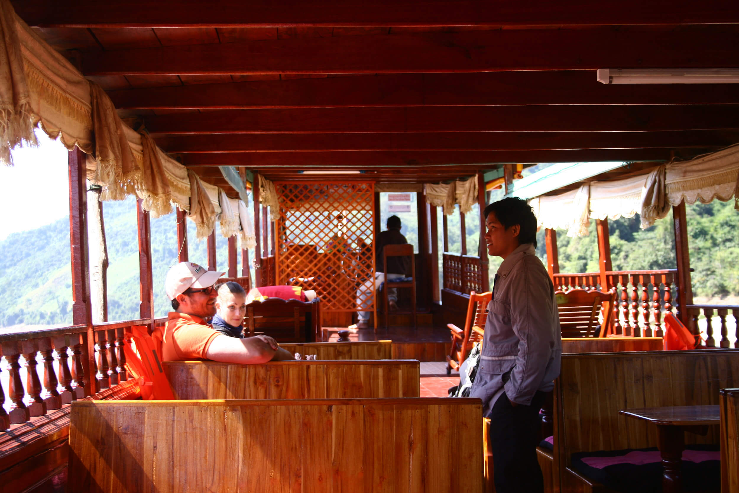 shompoo cruise inside slow boat from houayxai to luang prabang