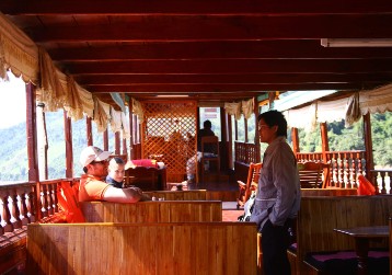 shompoo short mekong cruise