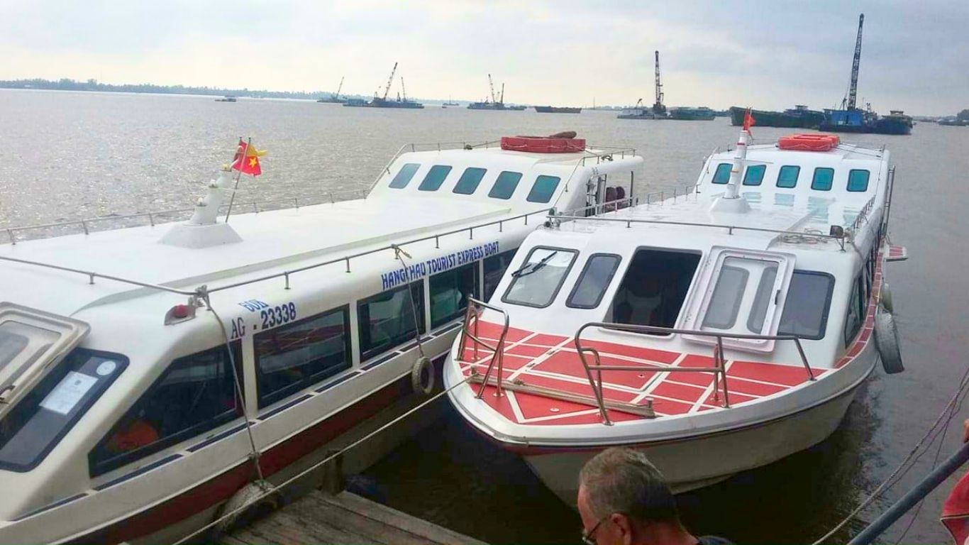 Hang Chau Tourist Speedboat